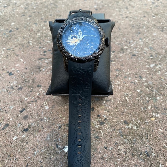 Classic men Watch Black Oriental Graphic Detailed Band - Picture 5 of 6